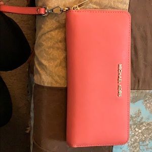 Michael kors wallet
